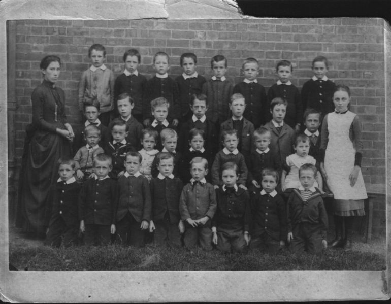 File:Boys of clifford school.jpg