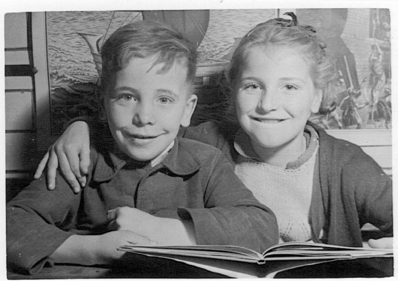 File:P03-Veronica and Lawrence Salmon-2.jpg