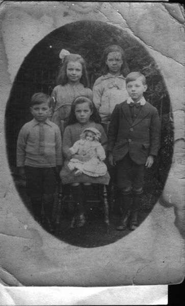 File:The Sylvester children.jpg