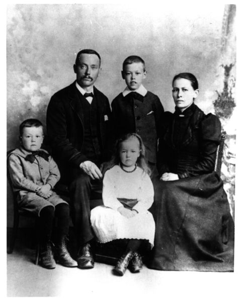 File:Pickles salmon family.jpg