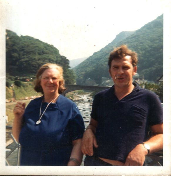 File:Trixie Robbins and Mick Robbins.jpg